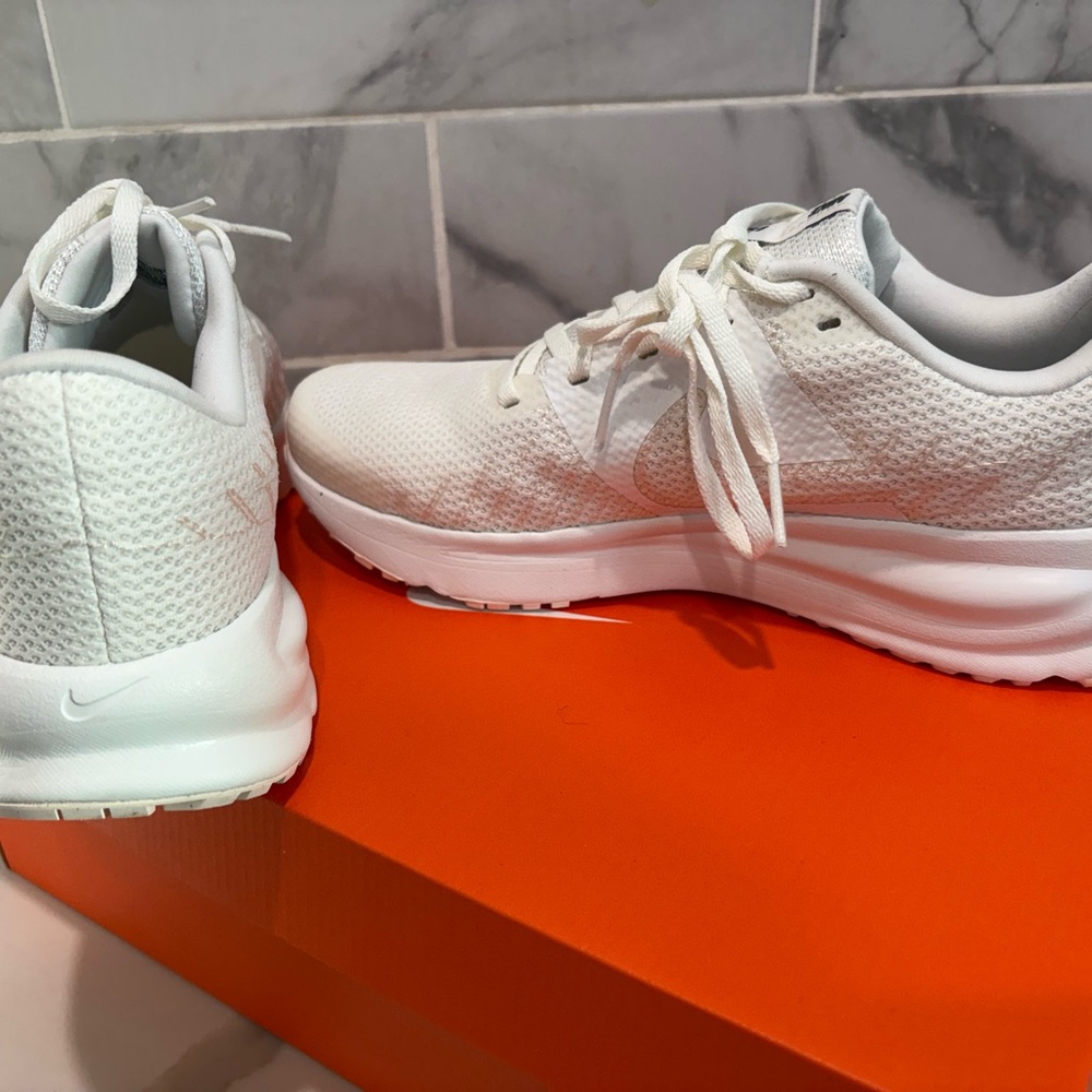 Nike Run Defy Women’s running sneakers - Picture 2 of 5